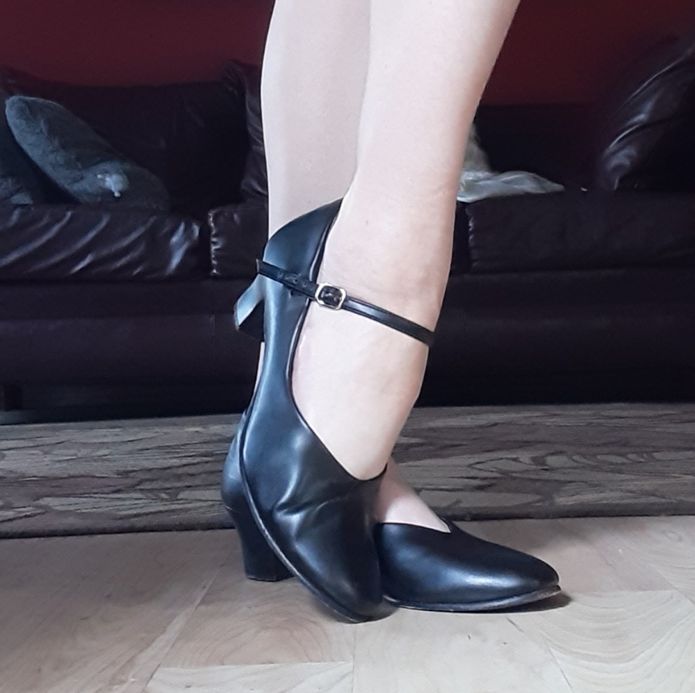 Leo's Black Charecter Shoe With Ankle Strap